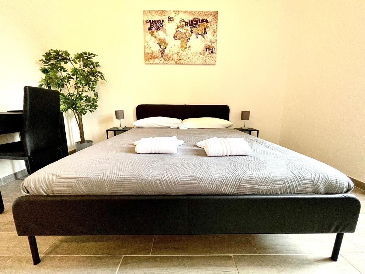 Colosseum Guest House โรม ภายนอก รูปภาพ