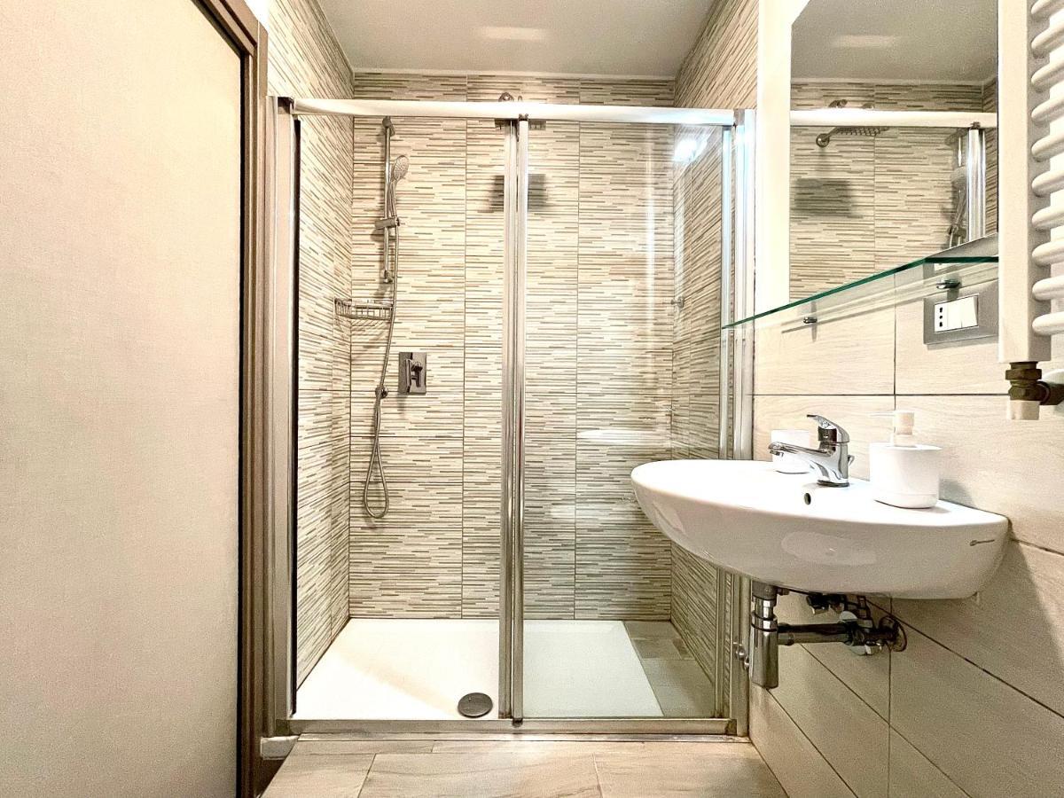 Colosseum Guest House โรม ภายนอก รูปภาพ